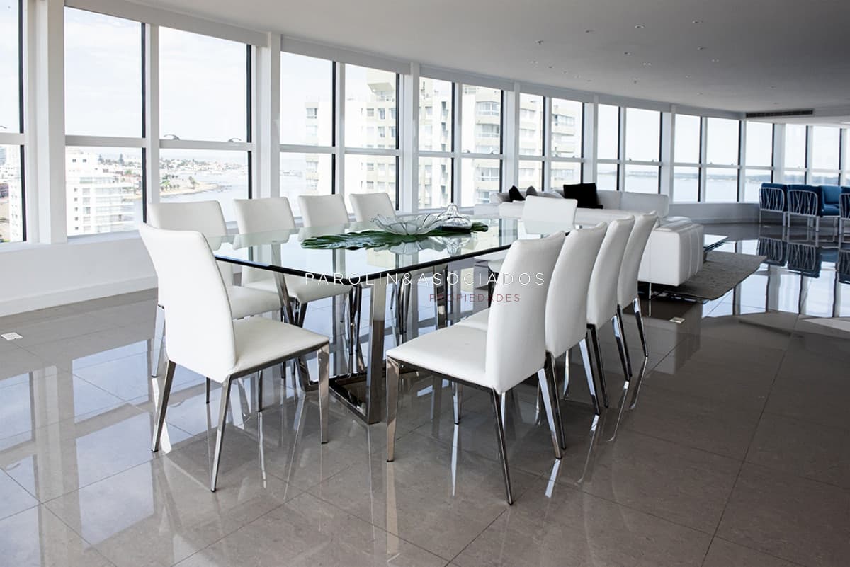 Penthouse en venta de 4 dormitorios en Alexander Boulevard Tower, Punta del Este.