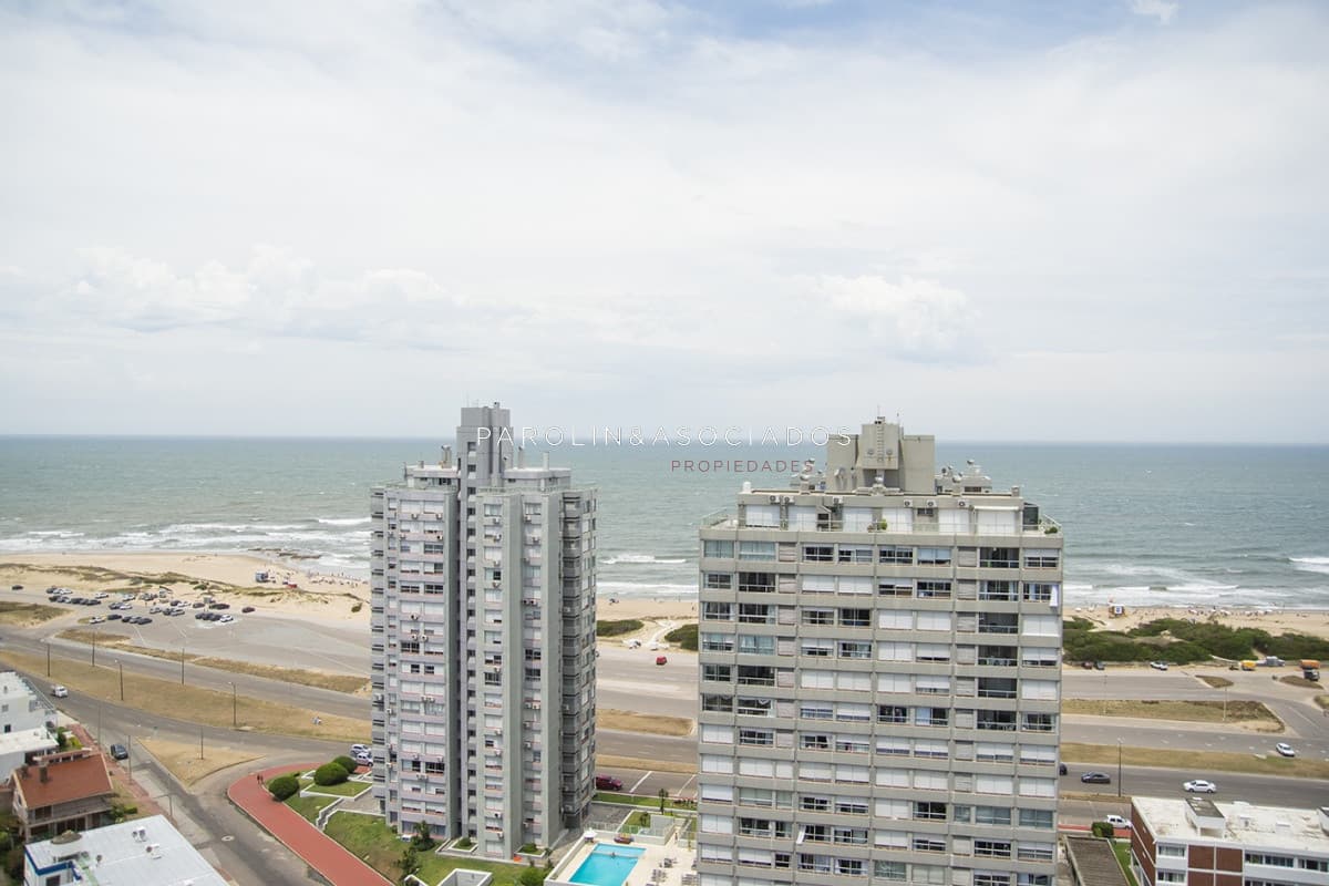 Departamento A ESTRENAR  de 2 dormitorios, piso alto, en venta.