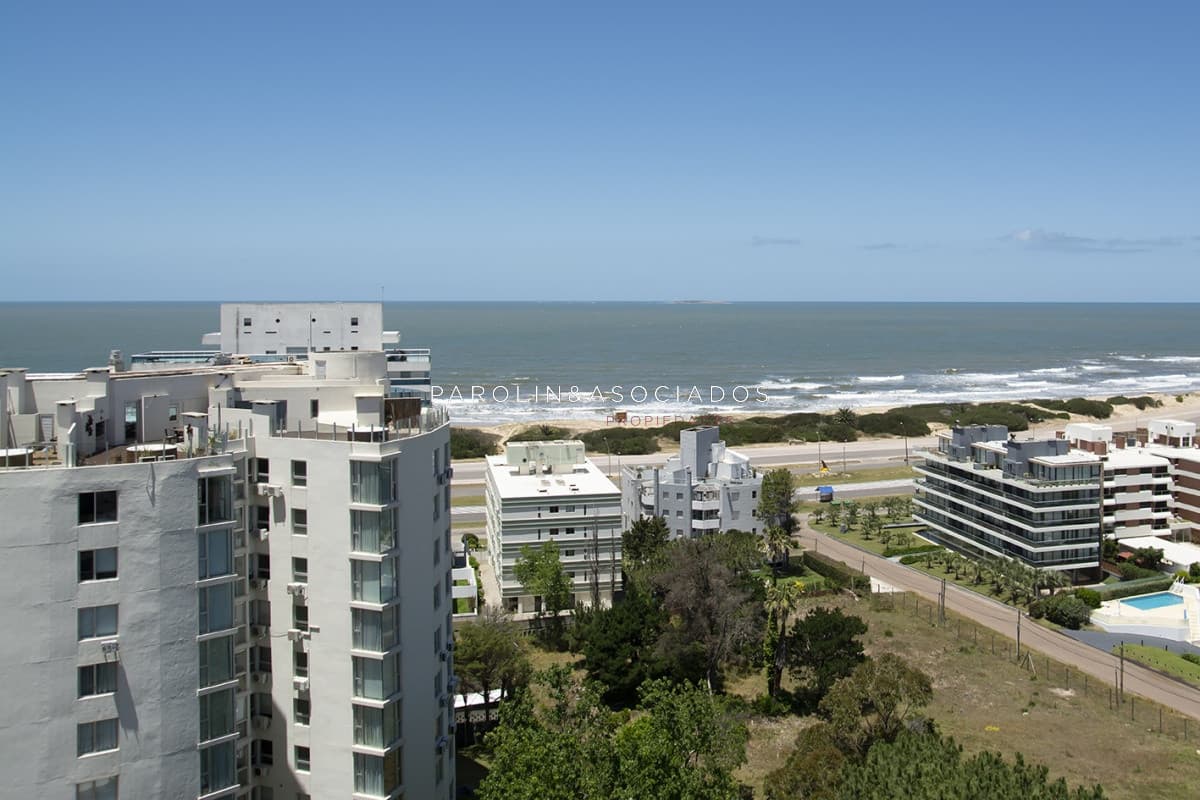 Apartamento en venta 2 dormitorios en Wind Tower, Punta del Este.