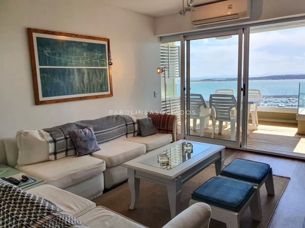 Departamento de 3 dormitorios + dep. en venta en Edif. Fontemar, vista al Puerto