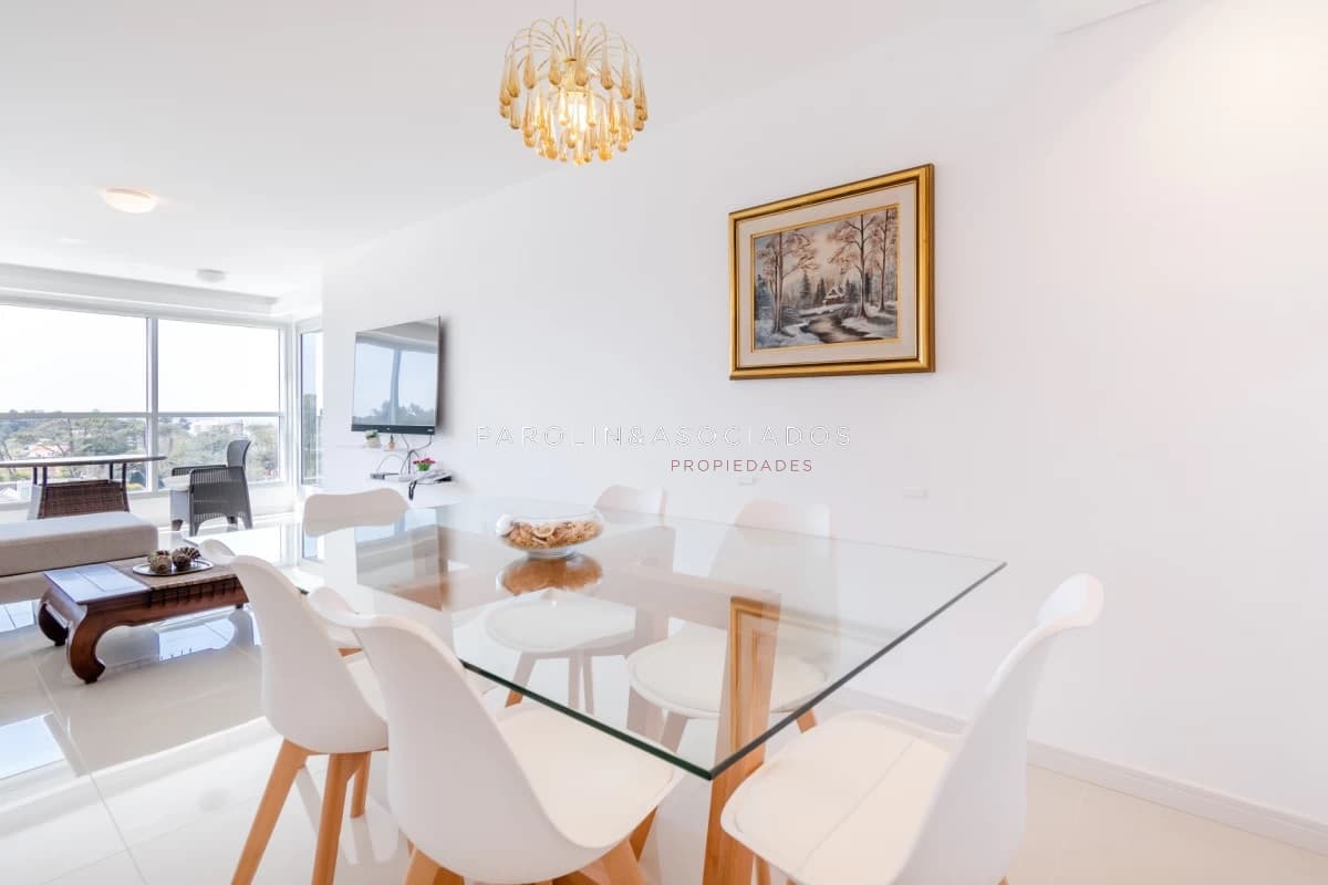 Apartamento en venta de 2 dormitorios en Look Brava Tower, Punta del Este.