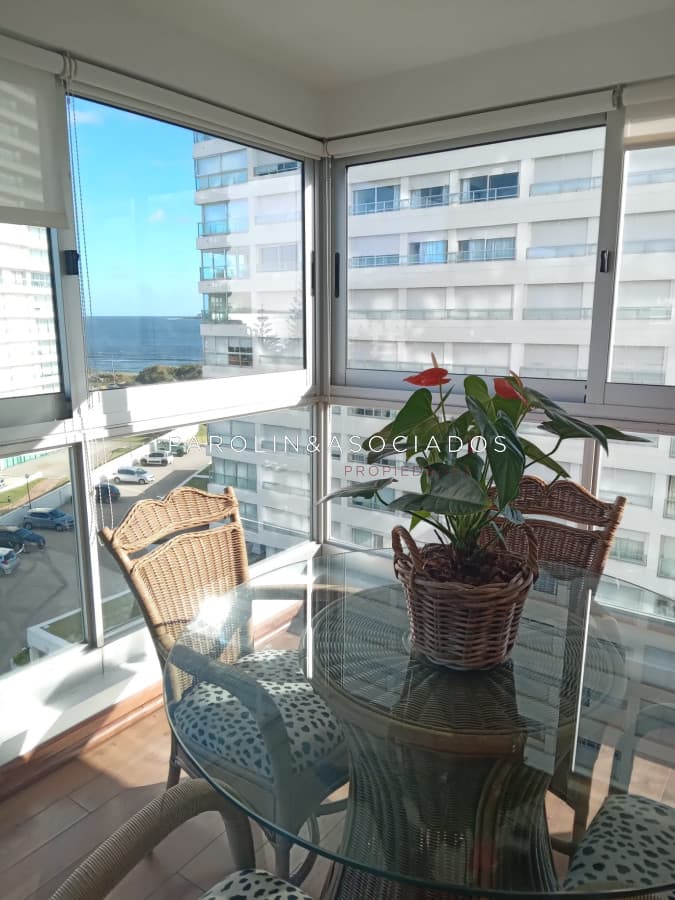 Departamento en venta de 3 Dormitorios en Lincoln Center, Playa Mansa Punta del Este