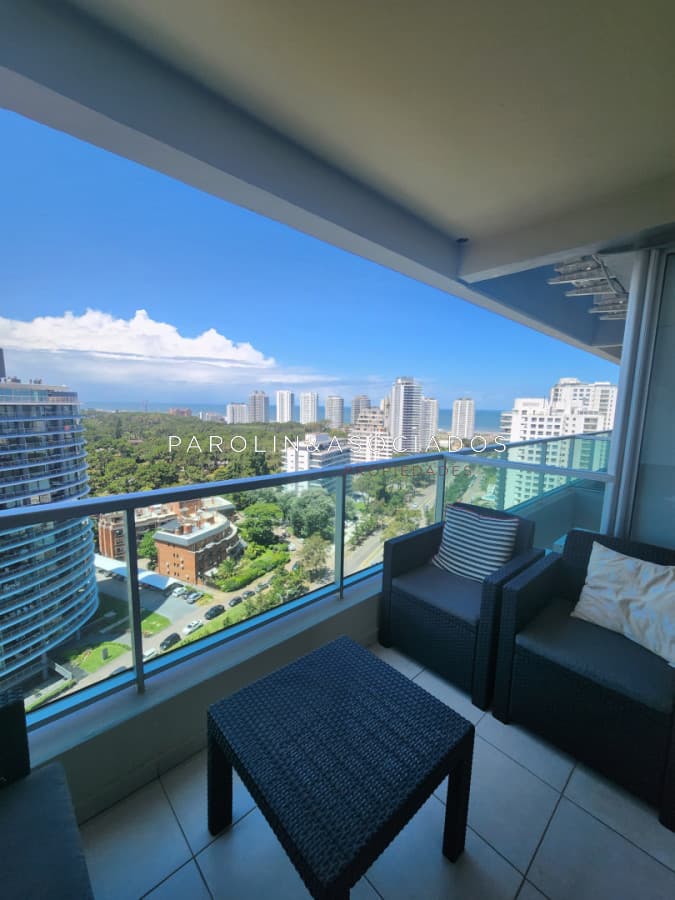 En venta apartamento de 1 dormitorio, con excelente vista en Roosevelt, Punta del Este