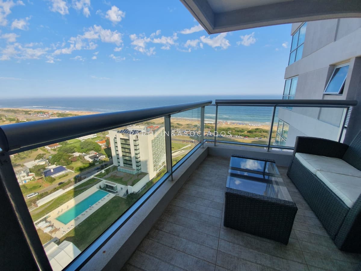 Hermoso apartamento en venta en Look Tower, Punta del Este.
