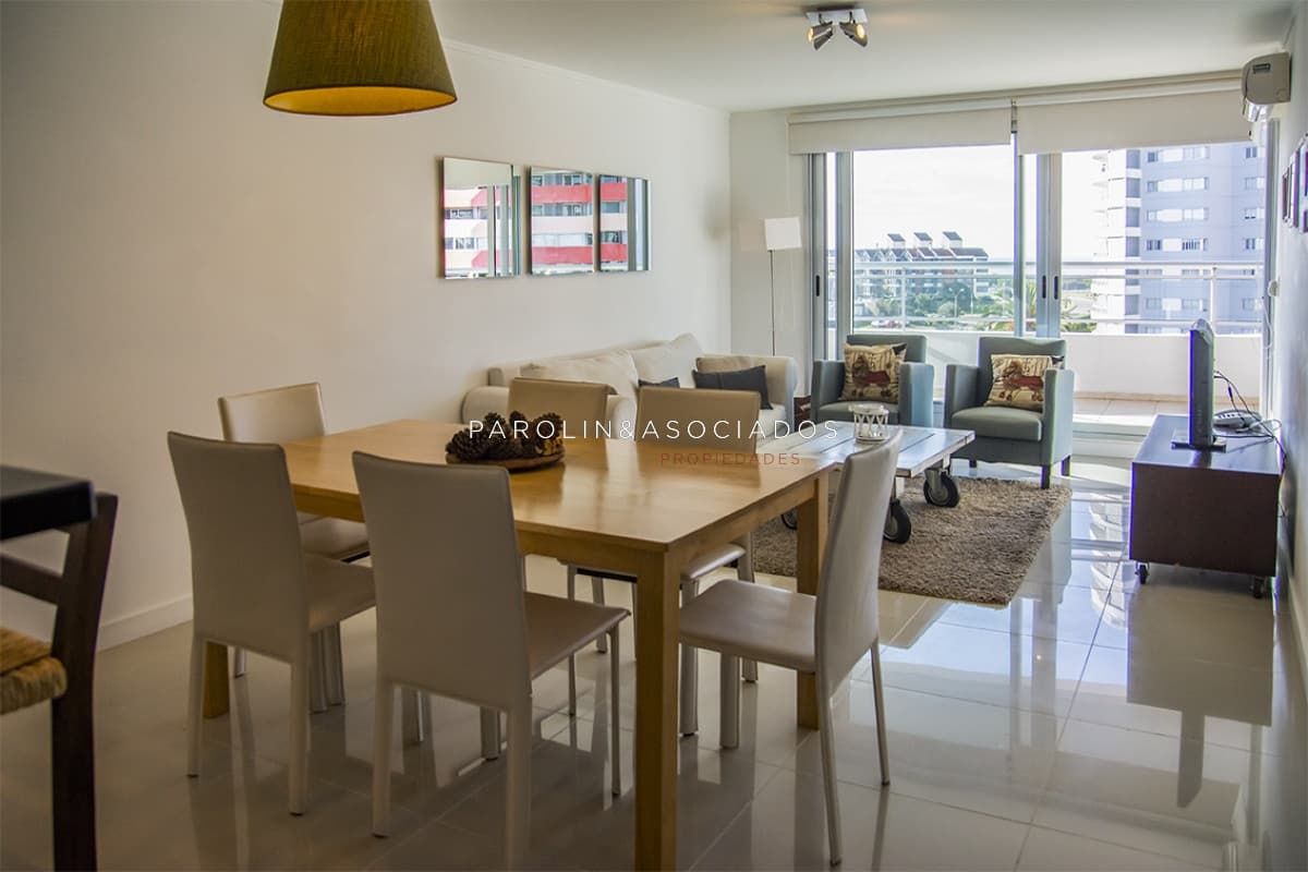 Excelente apartamento en venta de 3 dormitorios en The Forest Tower, Punta del Este.