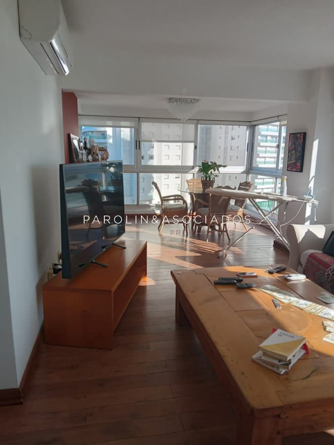 Departamento en venta de 3 Dormitorios en Lincoln Center, Playa Mansa Punta del Este
