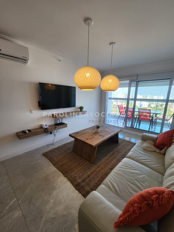 Apartamento en venta de 2 dormitorios en Miami Boulevard, Punta del Este.