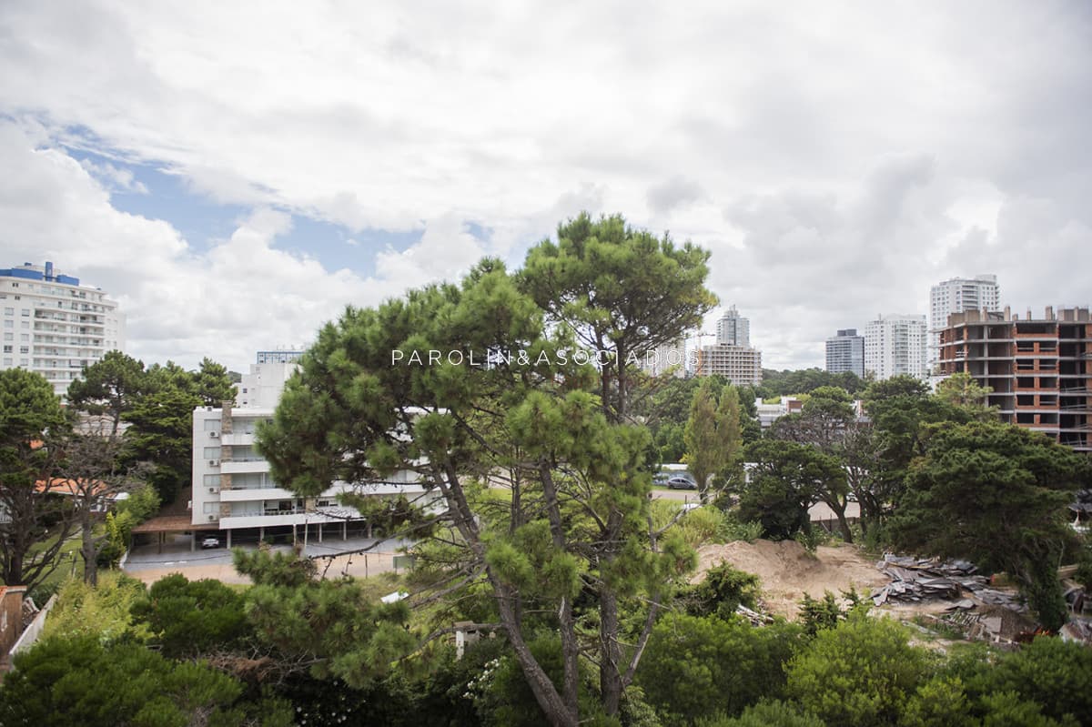 Apartamento en venta de 3 dormitorios en Torre Esmeralda.