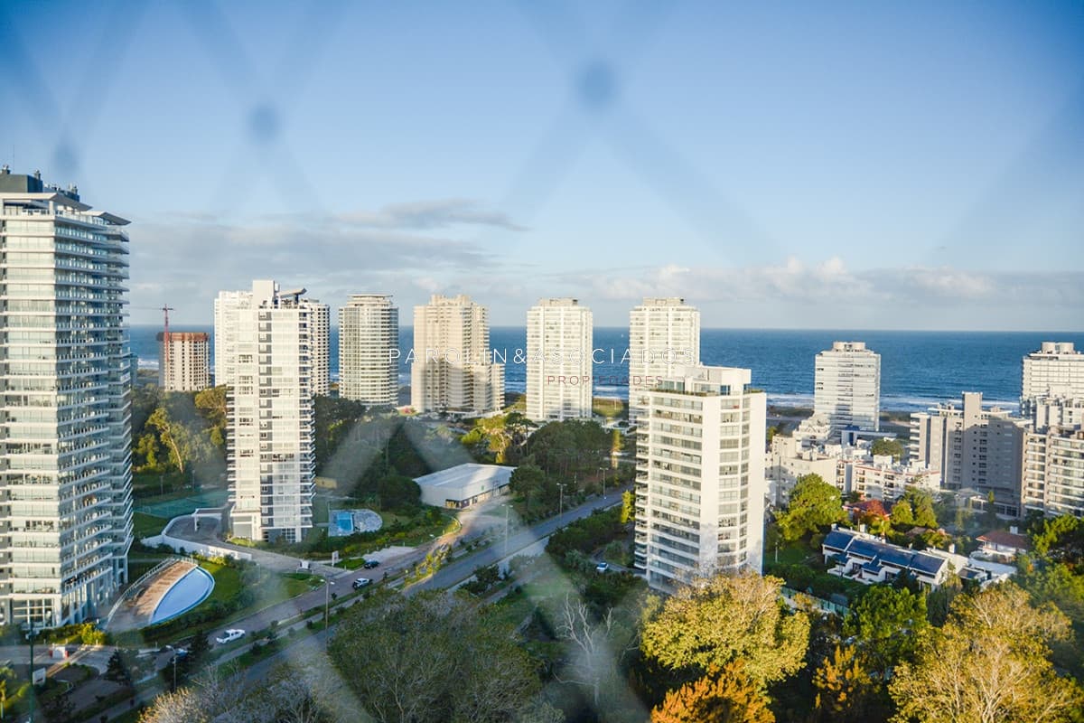 Apartamento en venta de 2 dormitorios en Ocean Drive II, Punta del Este.