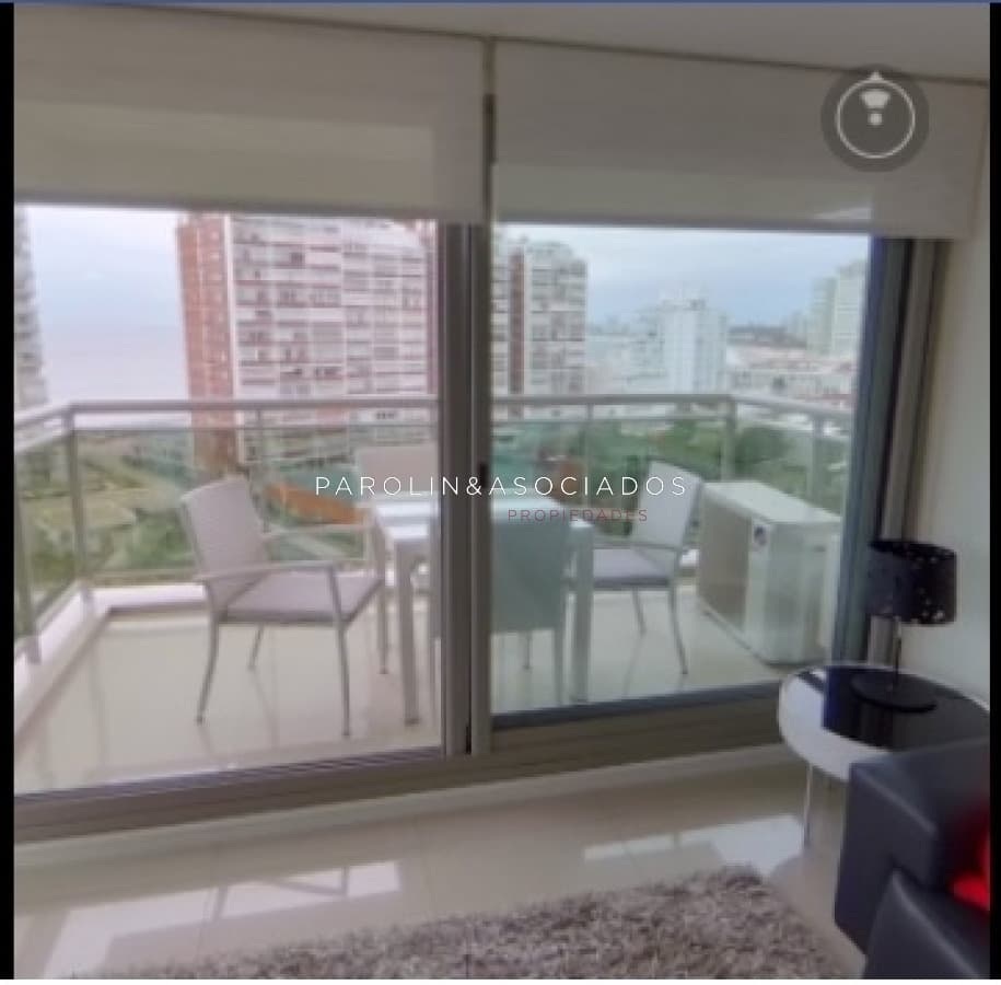 Apartamento en venta de 2 dormitorios en Torre Imperiale, Playa Brava - Punta del Este