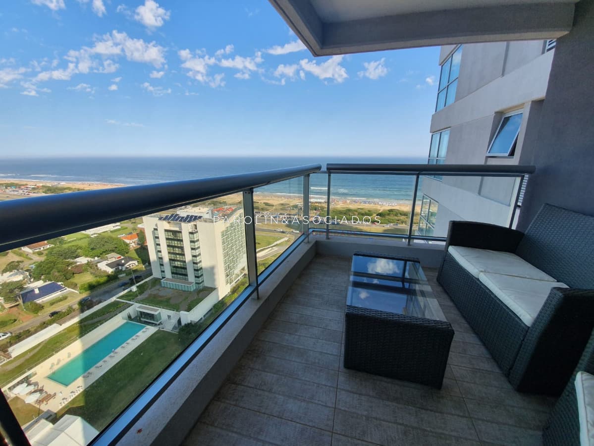 Hermoso apartamento en venta en Look Tower, Punta del Este.
