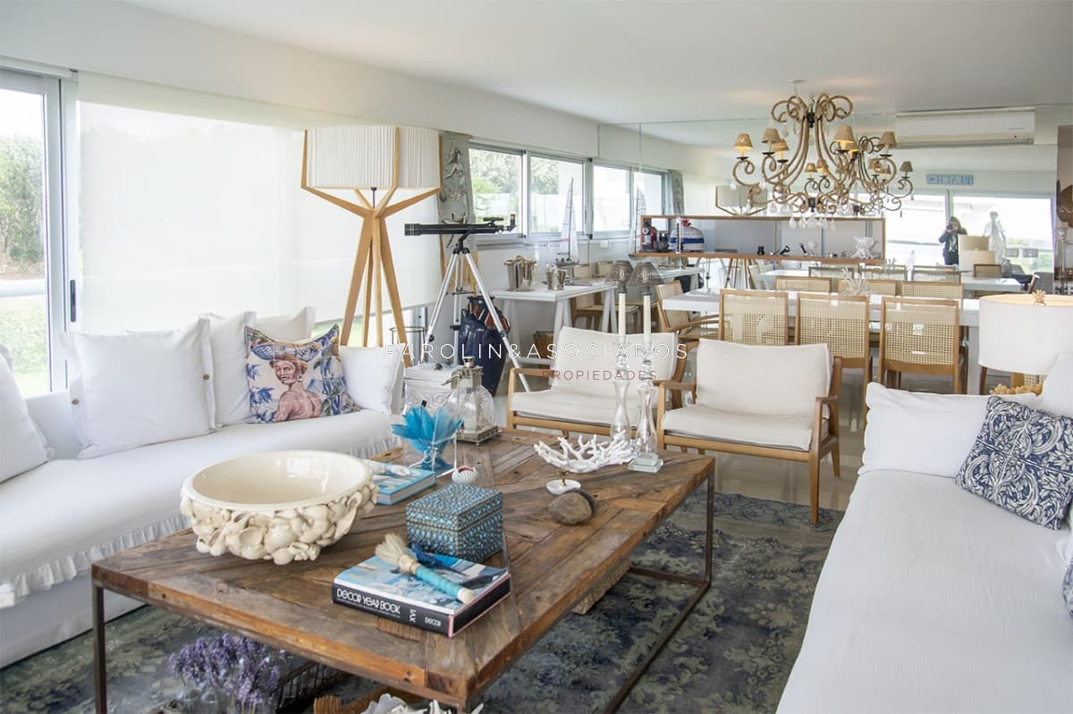 Venta de apartamento con 3 dormitorios en Brava, Punta del Este.