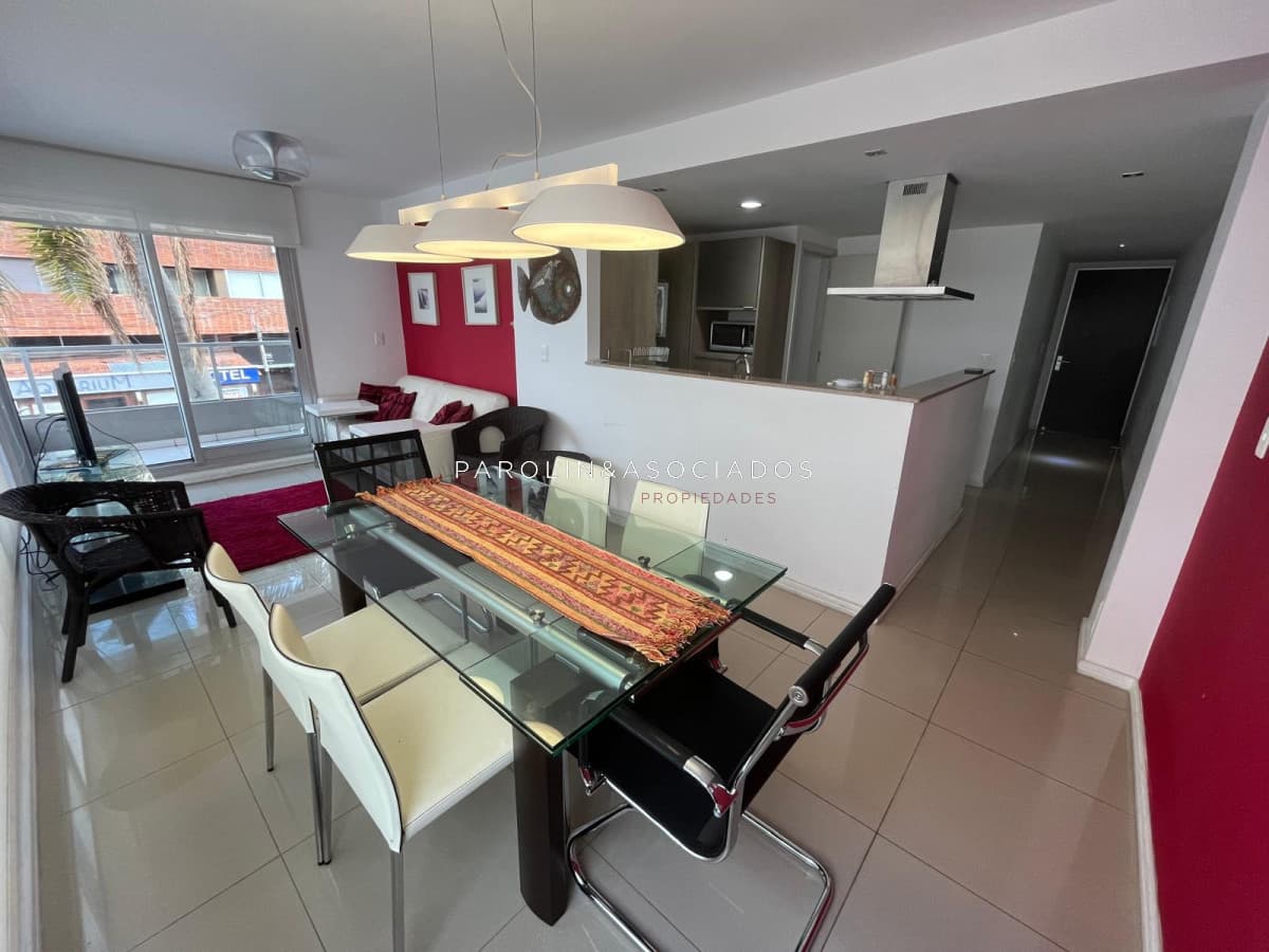 Apartamento en venta de 2 dormitorios en Gala Puerto, Punta del Este.
