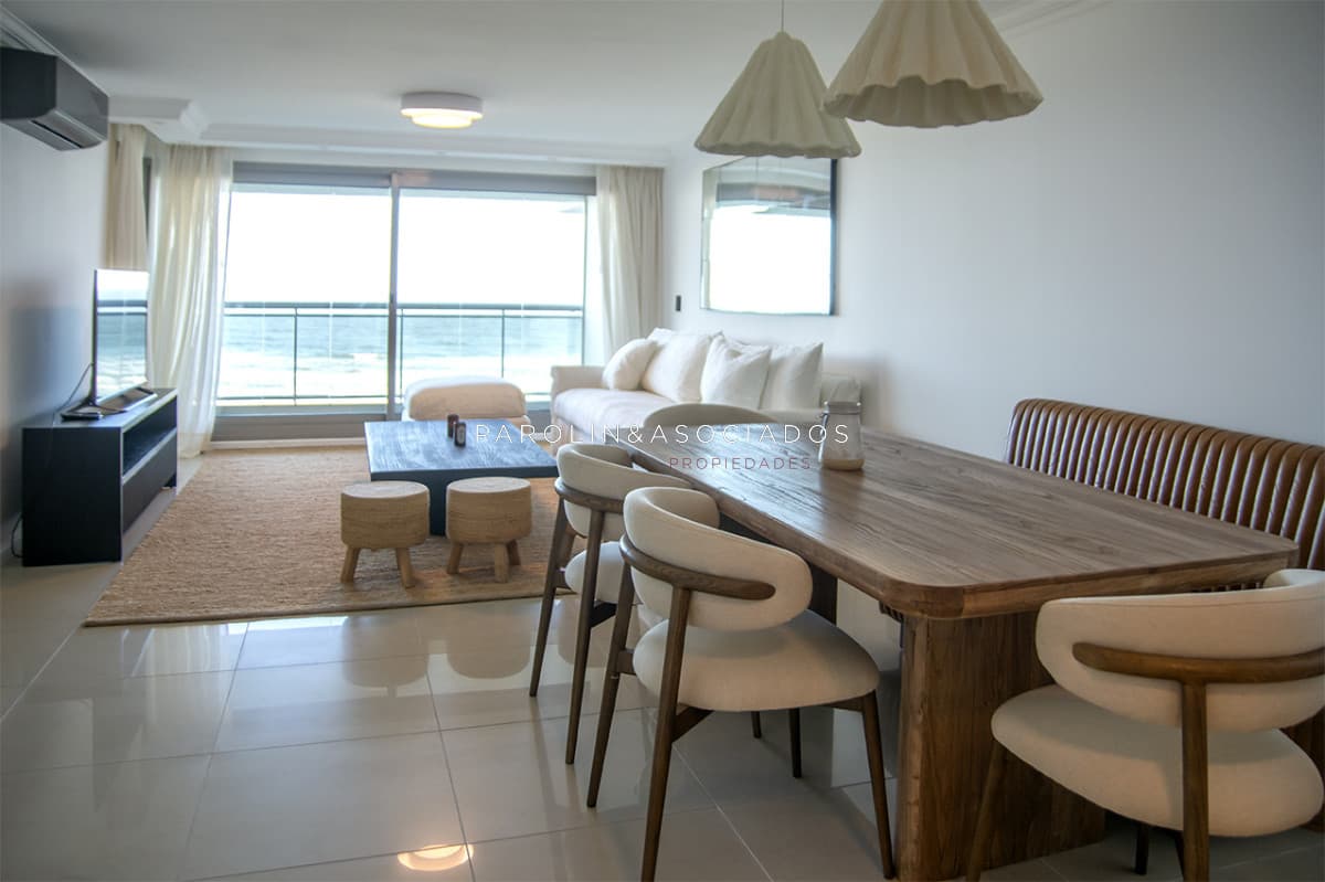 Apartamento en venta de 3 dormitorios en Torre Imperiale Punta Del Este.