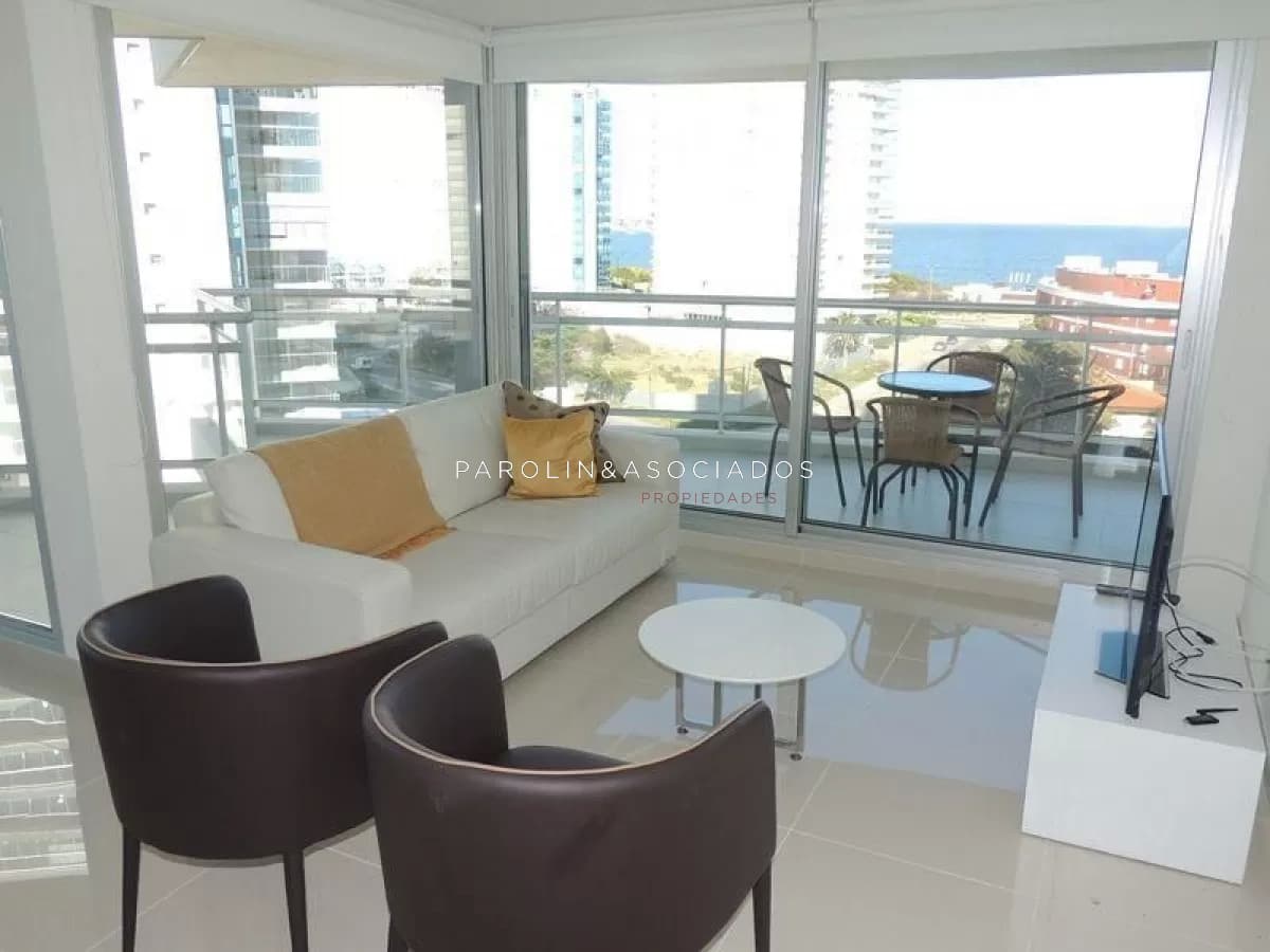 Apartamento en venta en Sunrise Tower, Punta Este.