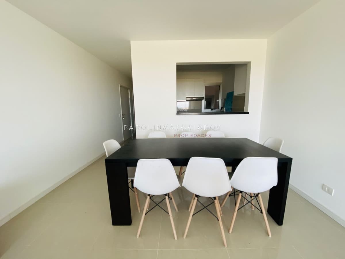 Apartamento en venta de 2 dormitorios en Blue Marine, Punta del Este.