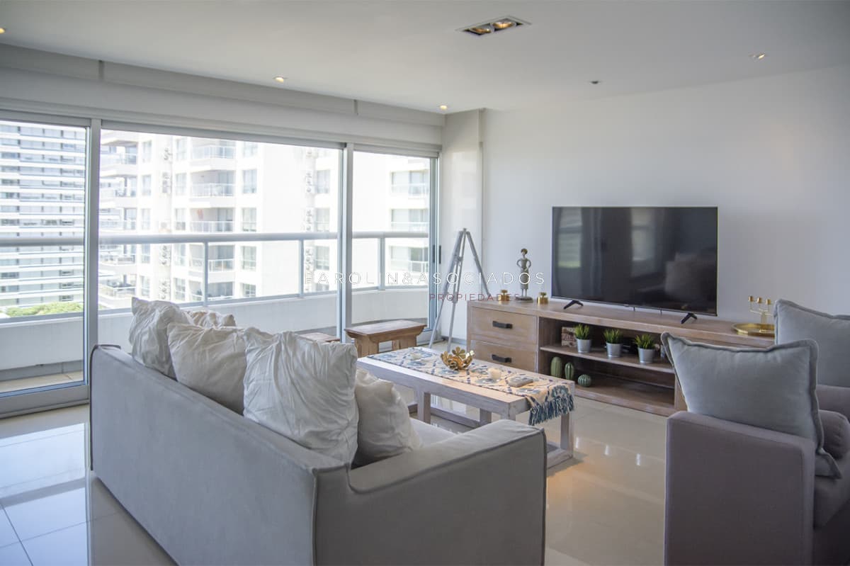 Apartamento de 3 dormitorios en Brava Biarritz, Punta del Este