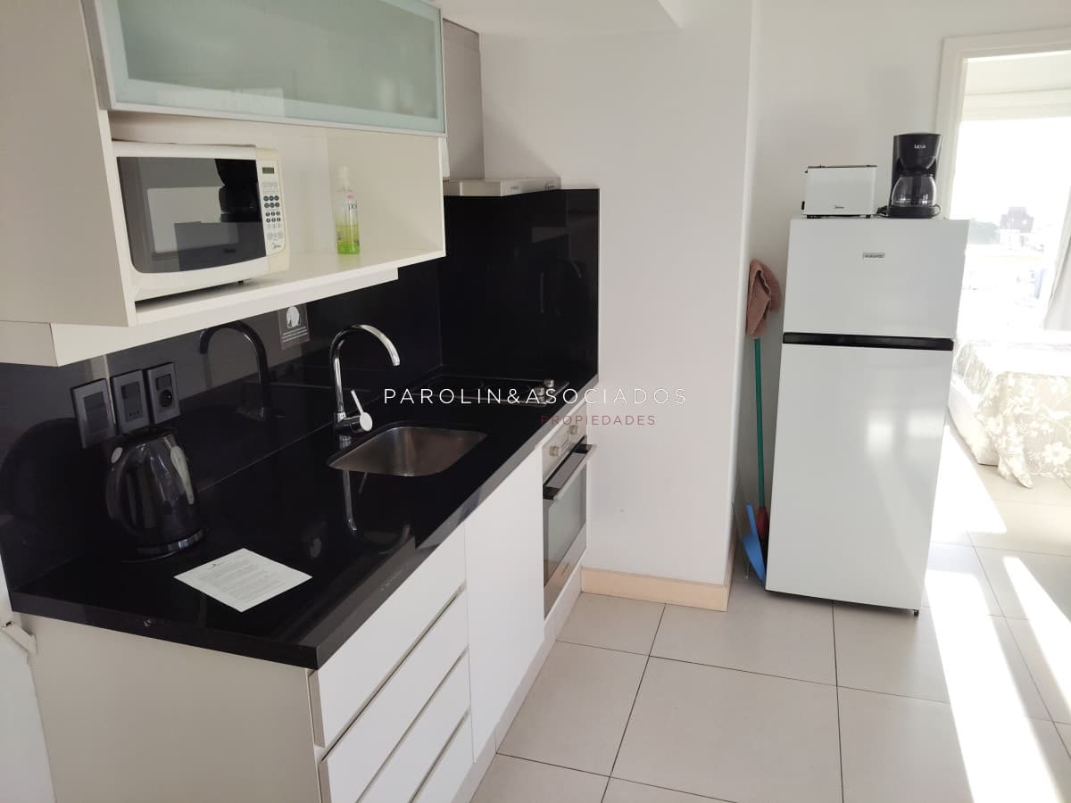 Apartamento en venta de 1 dormitorio en Lux Tower, Punta del Este.
