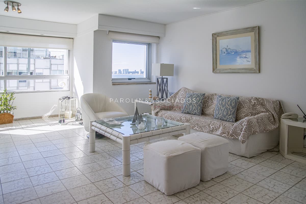 Apartamento en Venta de 2 dormitorios en Peninsula , Punta del este