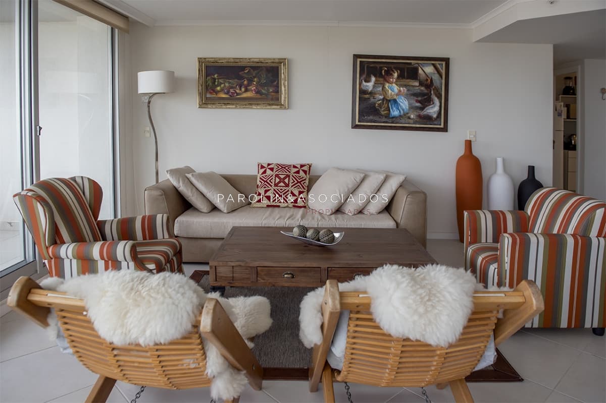 Se vende apartamento en ocean drive II de 3 dormitorios, Punta del Este.