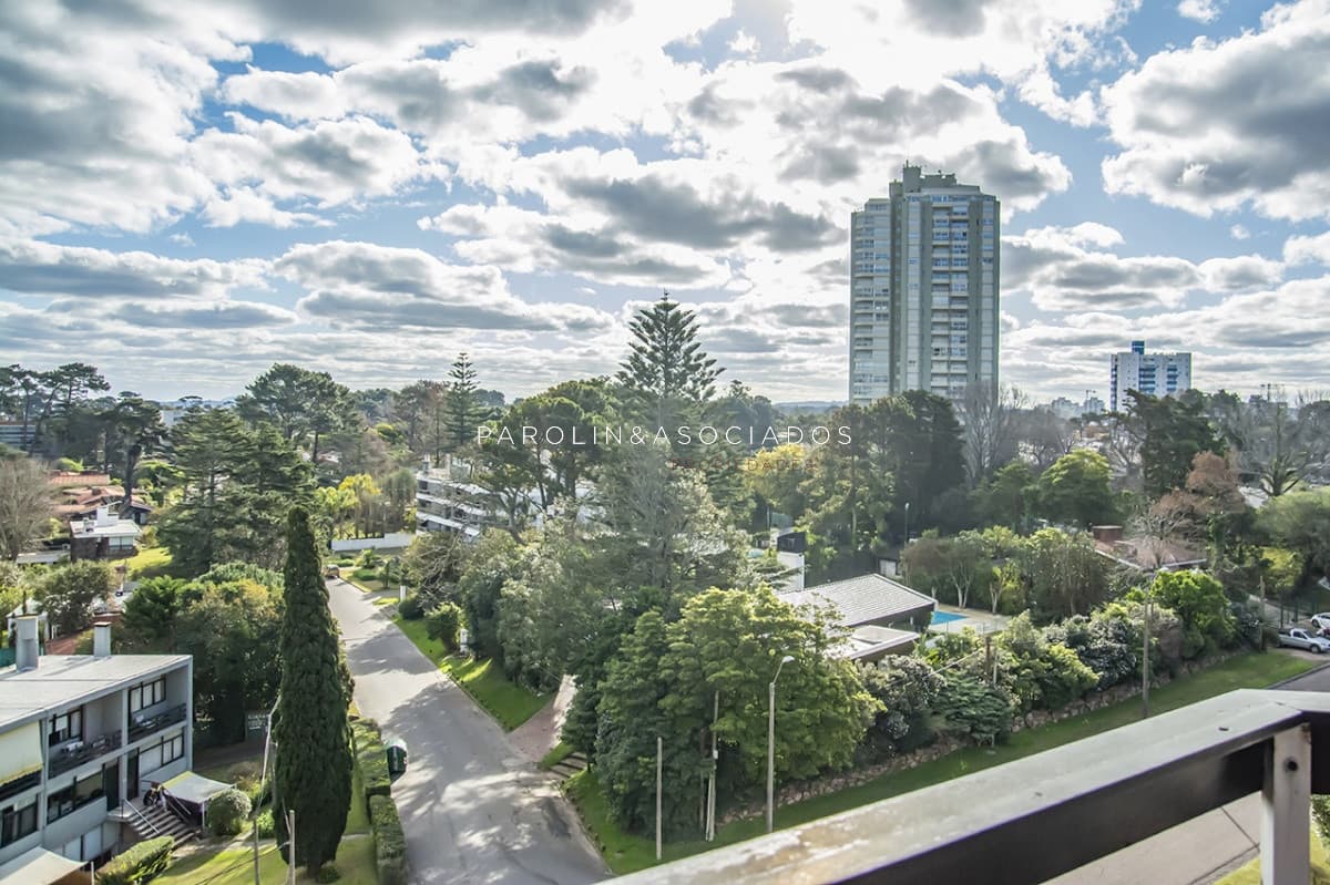 Venta Apartamento de 3 dormitorios en zona Roosevelt, Punta del Este.