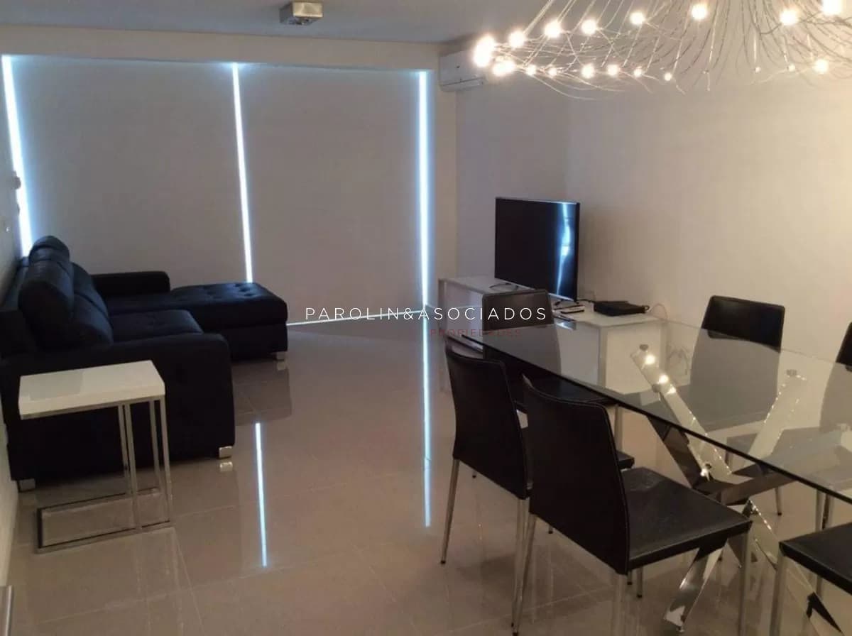 Apartamento en venta en Torre One, Punta Del Este