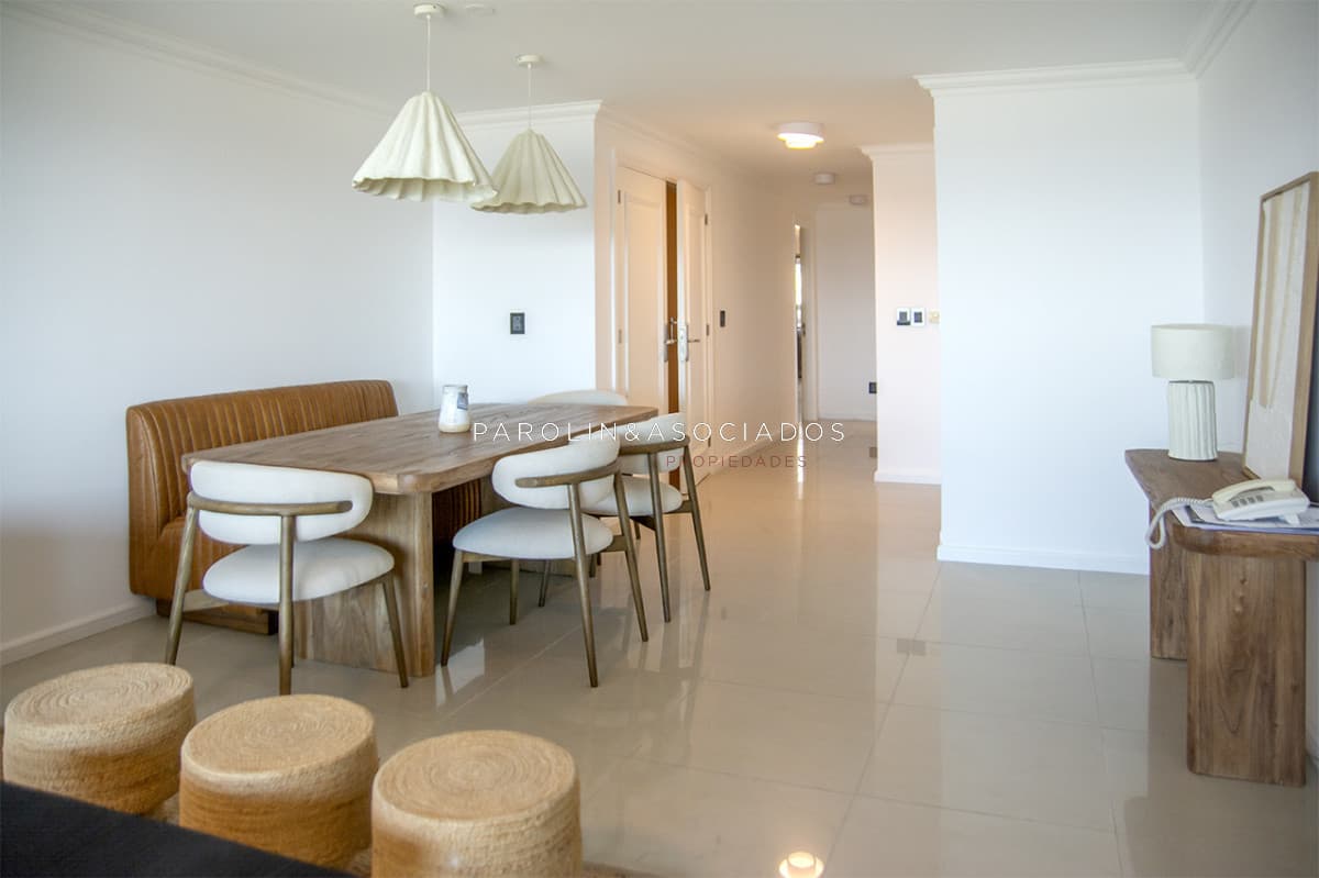 Apartamento en venta de 3 dormitorios en Torre Imperiale Punta Del Este.