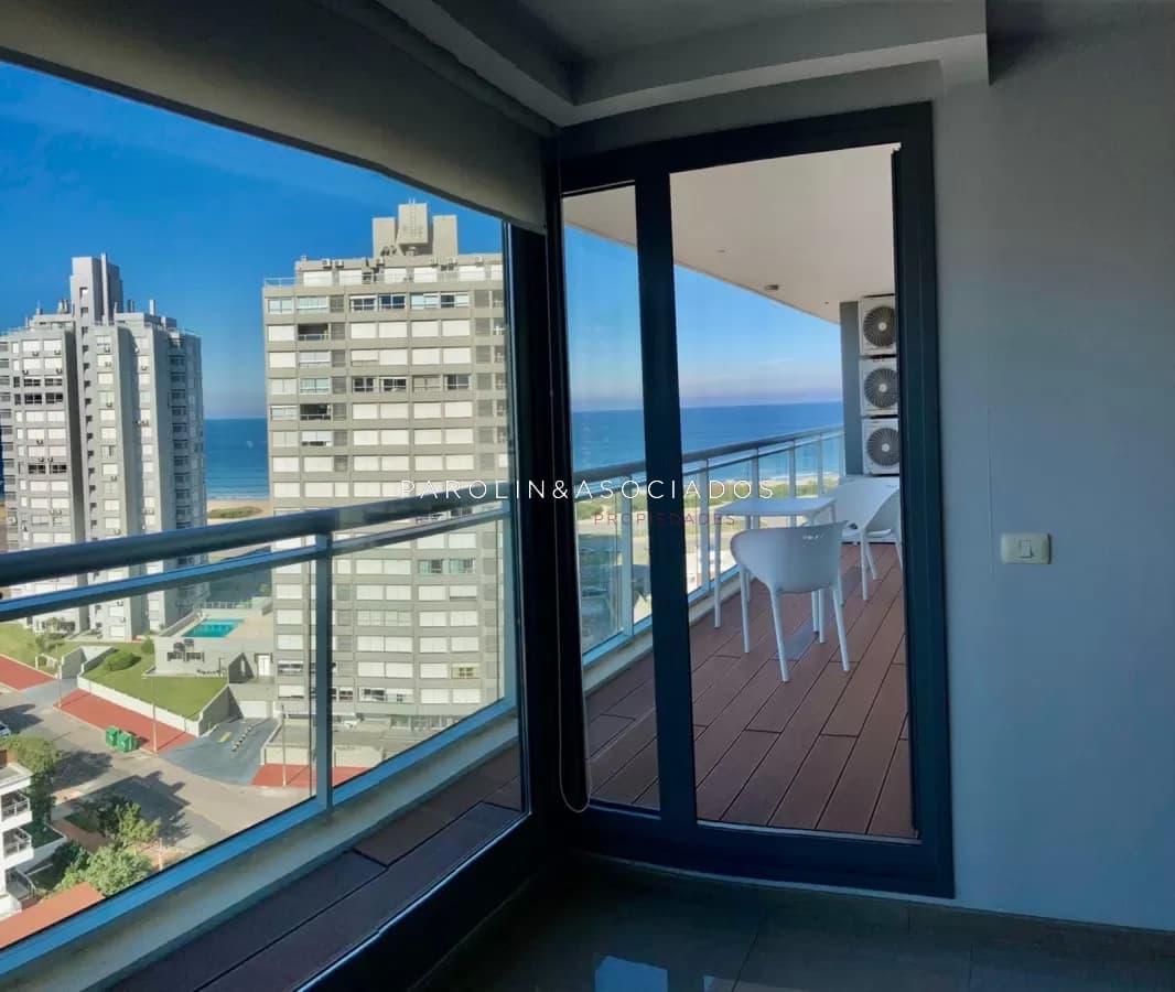 Apartamento de 3 dormitorios en venta, Torre Onix , Playa Brava