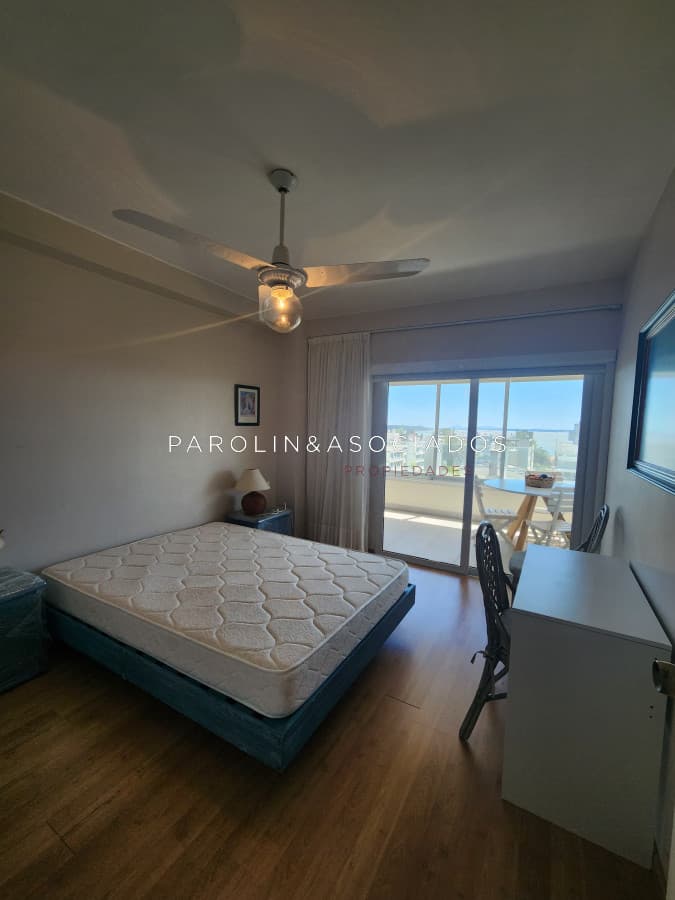 Apartamento en venta de 3 dormitorios en edificio Campidoglio II, Punta del Este.