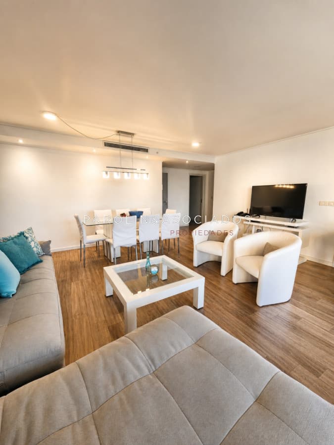 En venta apartamento de 2 dormitorios, en Mansa Punta del Este