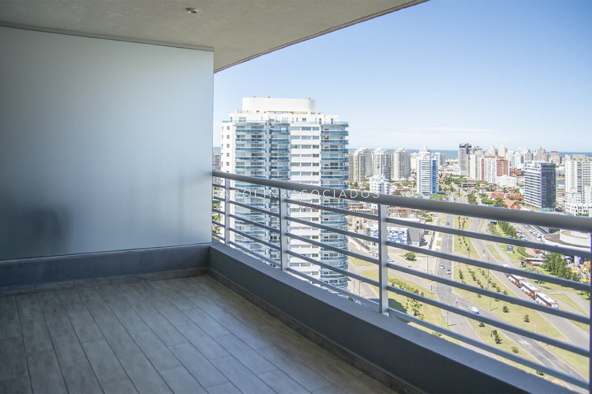 Apartamento en venta de 2 dormitorios en Alexander Boulevard, Punta del Este.