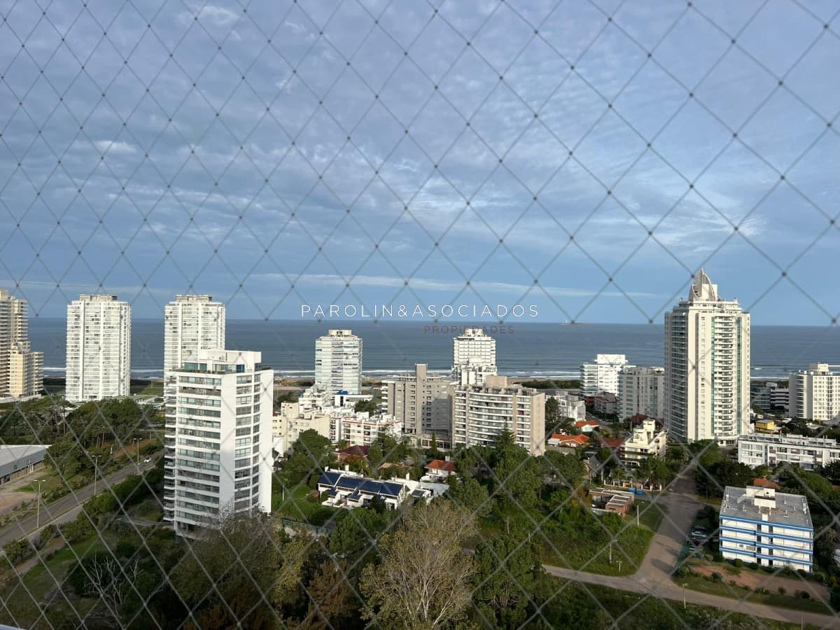 Apartamento en venta de 2 dormitorios en Ocean Drive II, Punta del Este.