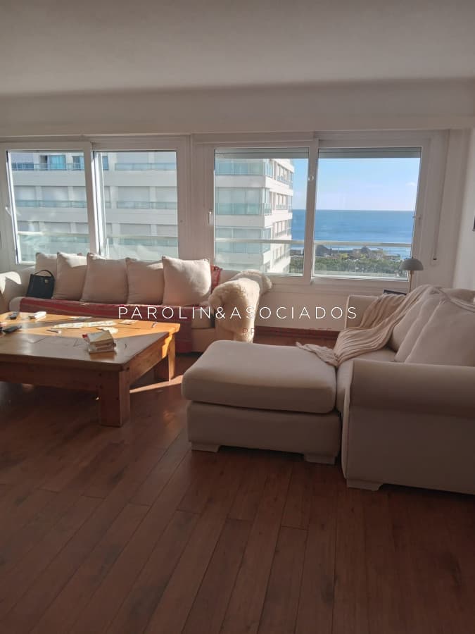 Departamento en venta de 3 Dormitorios en Lincoln Center, Playa Mansa Punta del Este