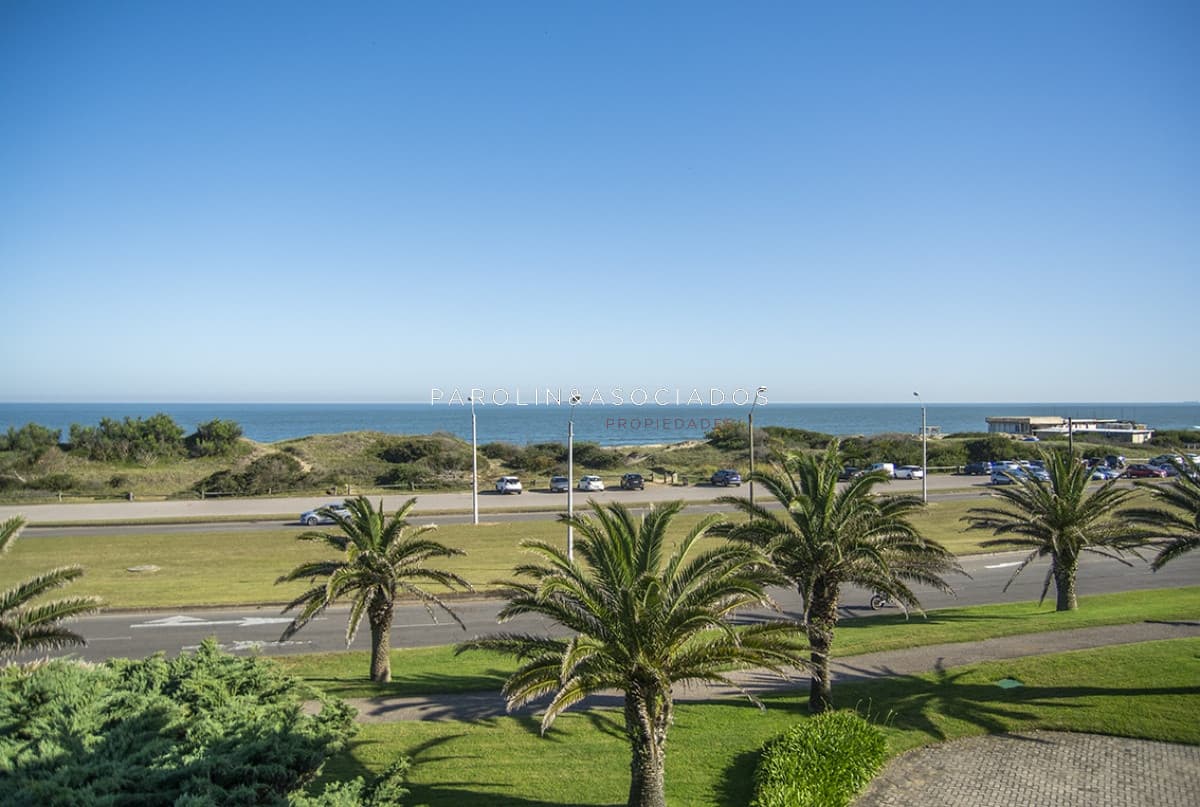 Apartamento en venta 3 dormitorios en Esturión, Punta del Este.