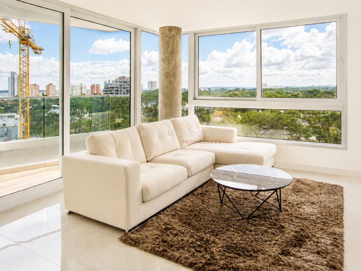 Vende apartamento de 3 dormitorios en Punta del Este