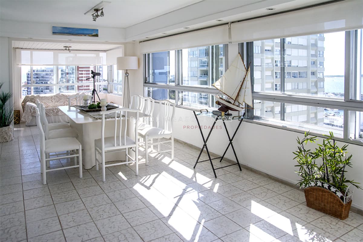 Apartamento en Venta de 2 dormitorios en Peninsula , Punta del este