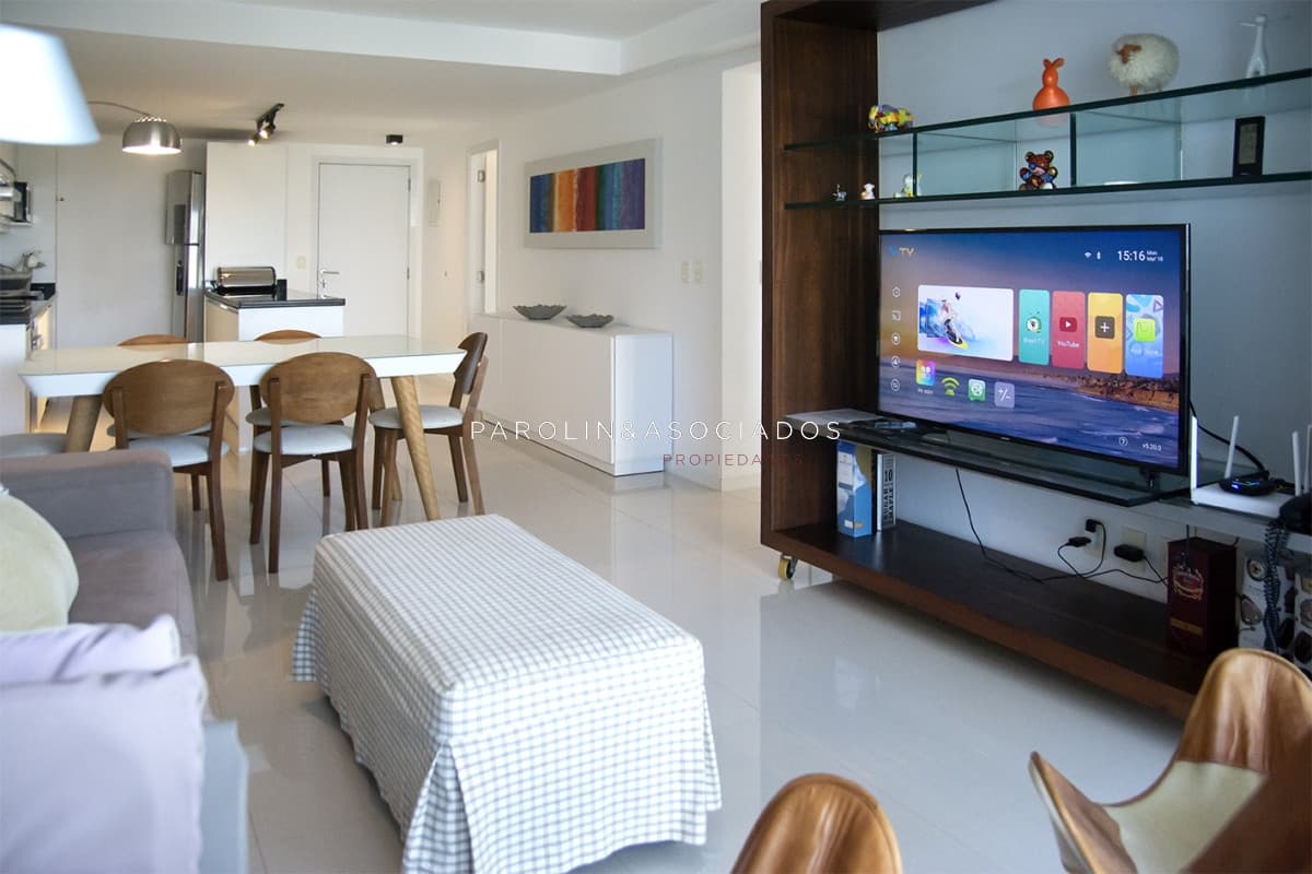 Apartamento en venta en Torre Esmeralda de 3 dormitorios, en Punta del Este
