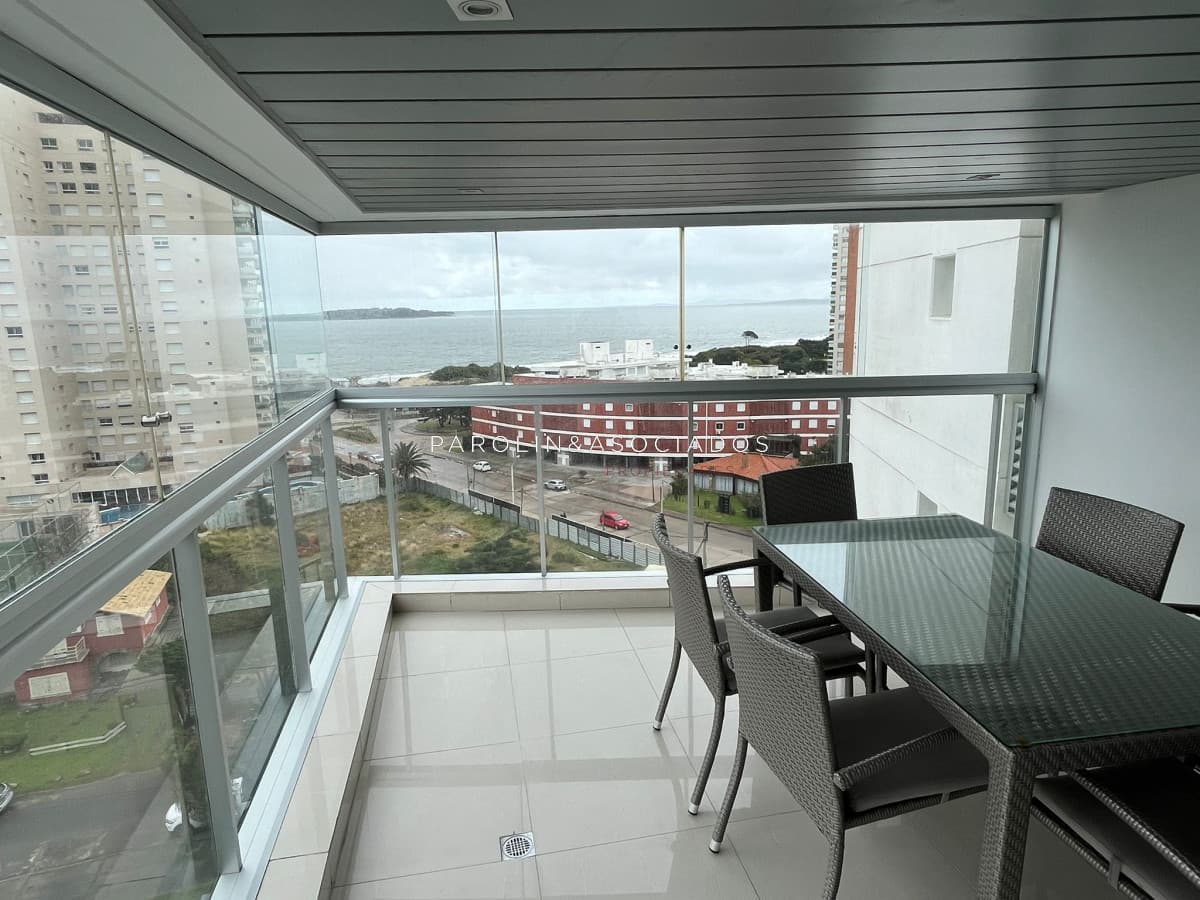 Apartamento en venta de 2 dormitorios en Miami Boulevard Tower, Punta del Este.