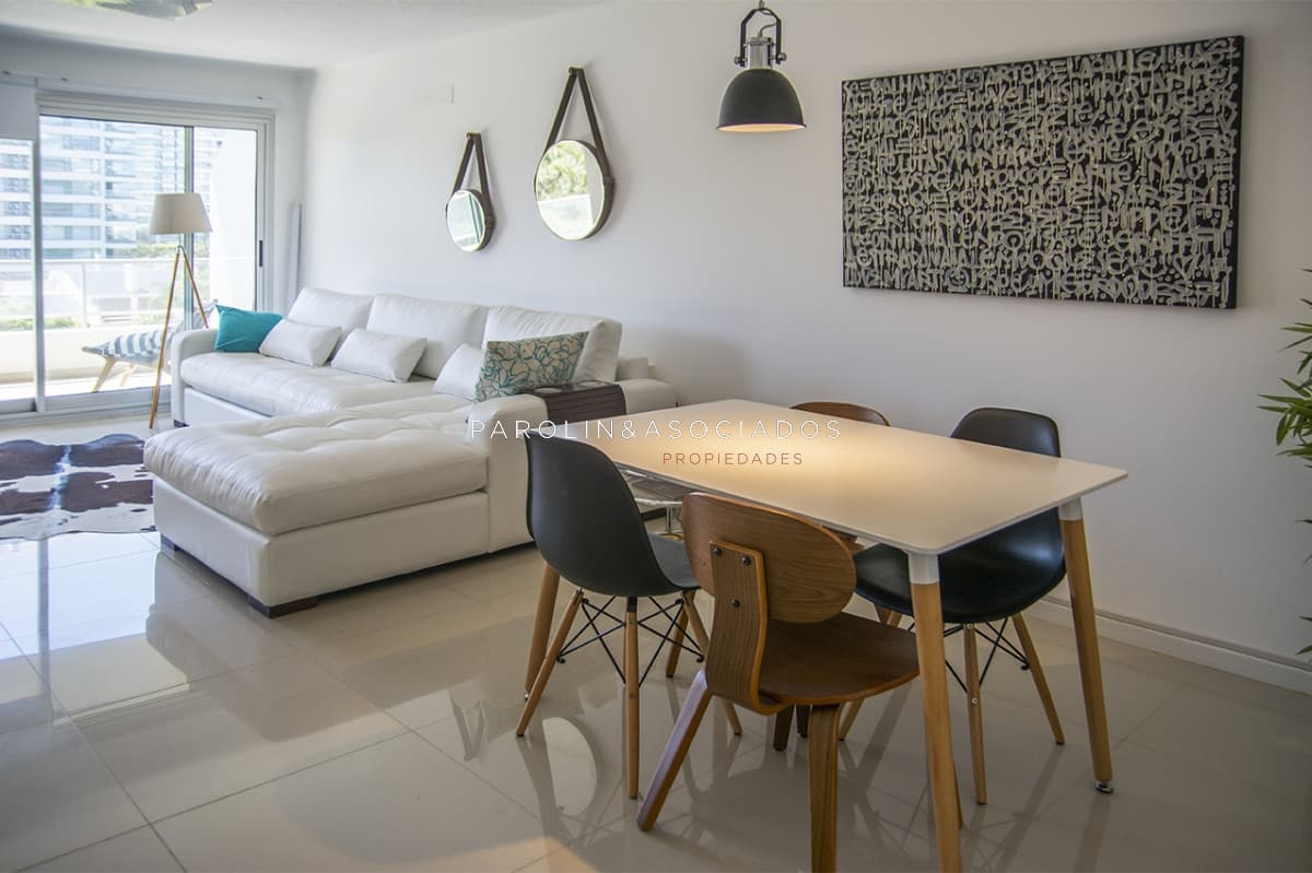 Apartamento de 1 dormitorio en venta en Aidy Grill, Punta del Este.