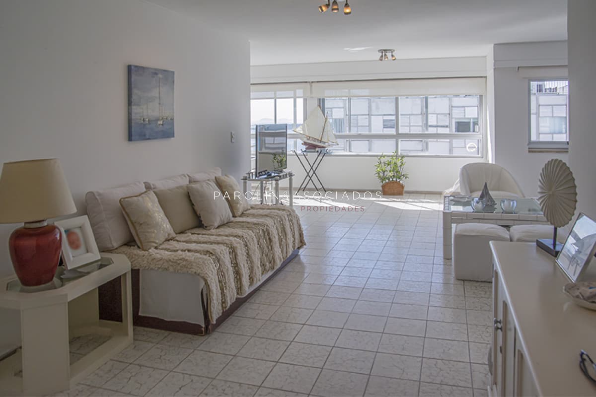 Apartamento en Venta de 2 dormitorios en Peninsula , Punta del este