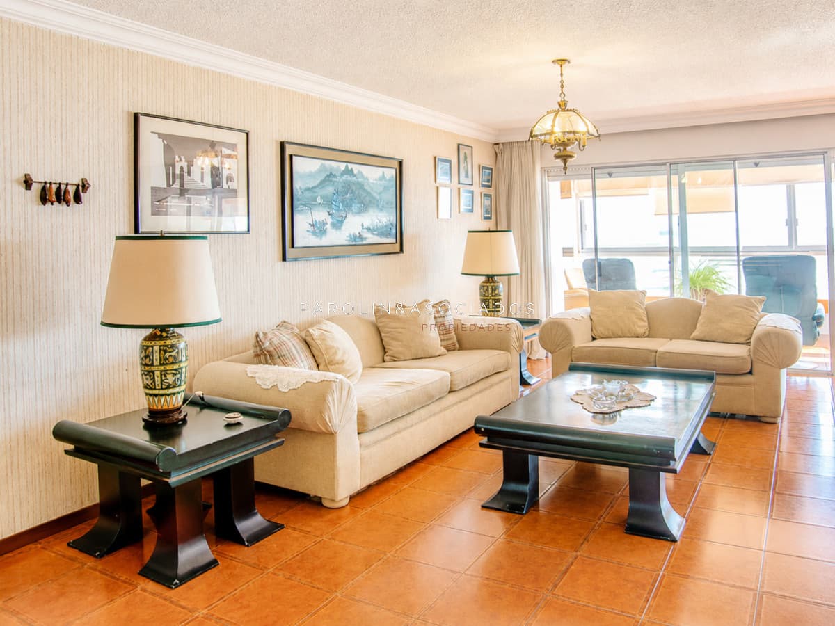 Venta Apartamento 3 dormitorios en Playa Brava, Punta del Este frente al mar