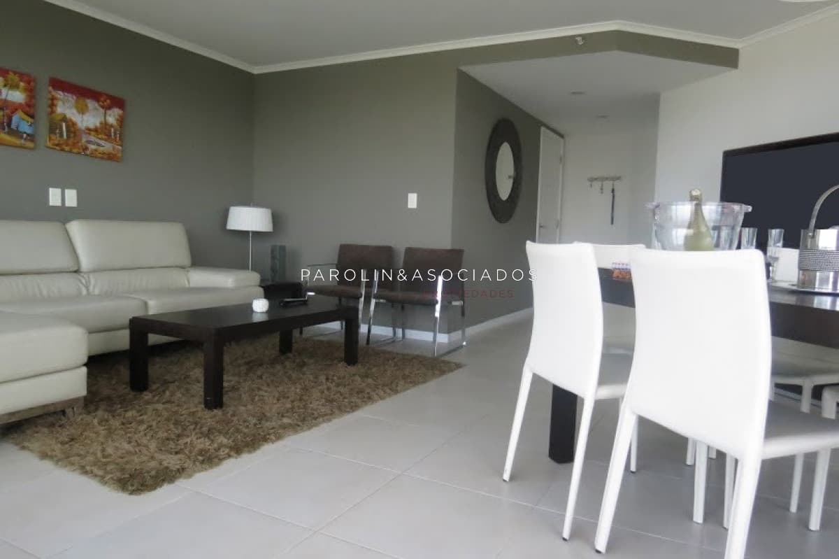 Apartamento de 3 dormitorios en Roosevelt - Punta del Este.