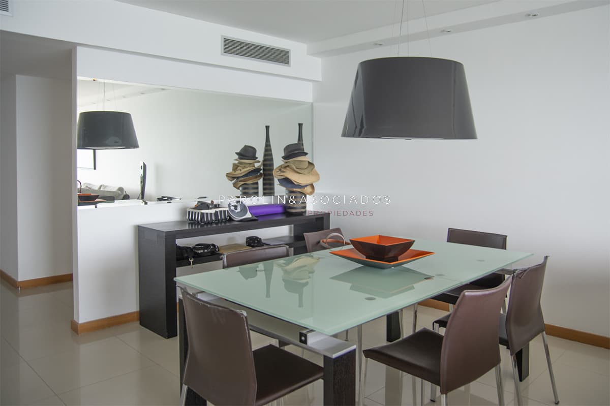 Apartamento en venta de 3 dormitorios en Tiburón, Playa Brava Punta del Este.