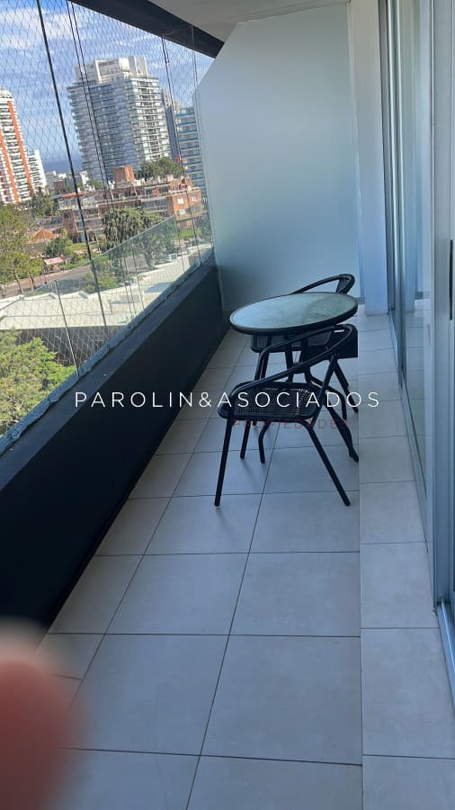 Vende apartamento de 3 dormitorios y excelentes amenities en Mansa Punta del Este