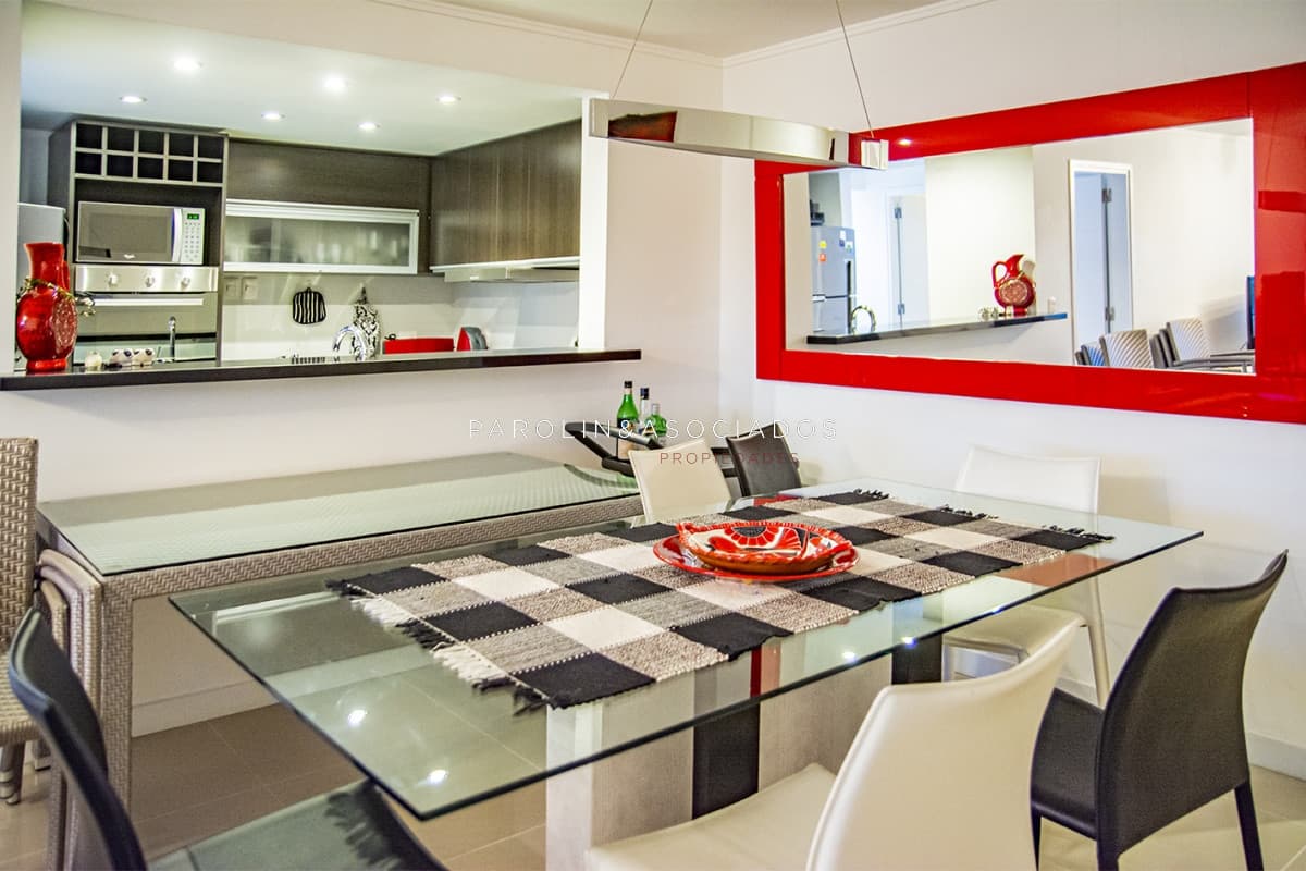 Apartamento en venta de 3 dormitorios en Forest Tower II, Punta del Este.