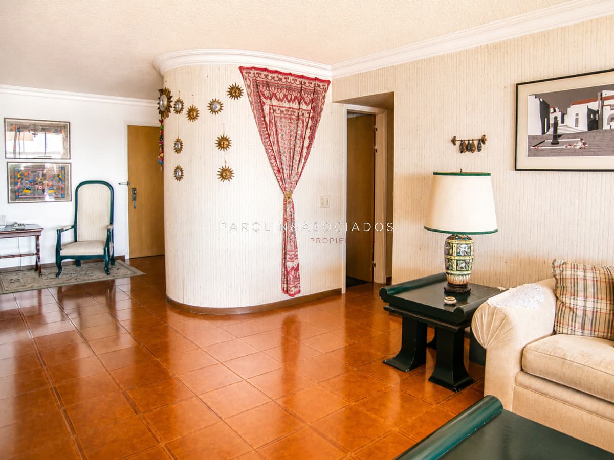 Venta Apartamento 3 dormitorios en Playa Brava, Punta del Este frente al mar