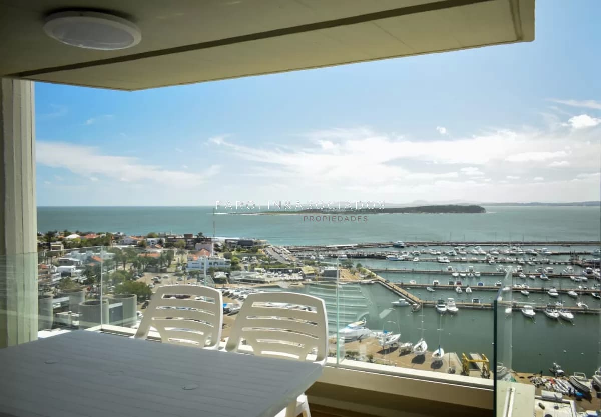 Departamento de 3 dormitorios + dep. en venta en Edif. Fontemar, vista al Puerto