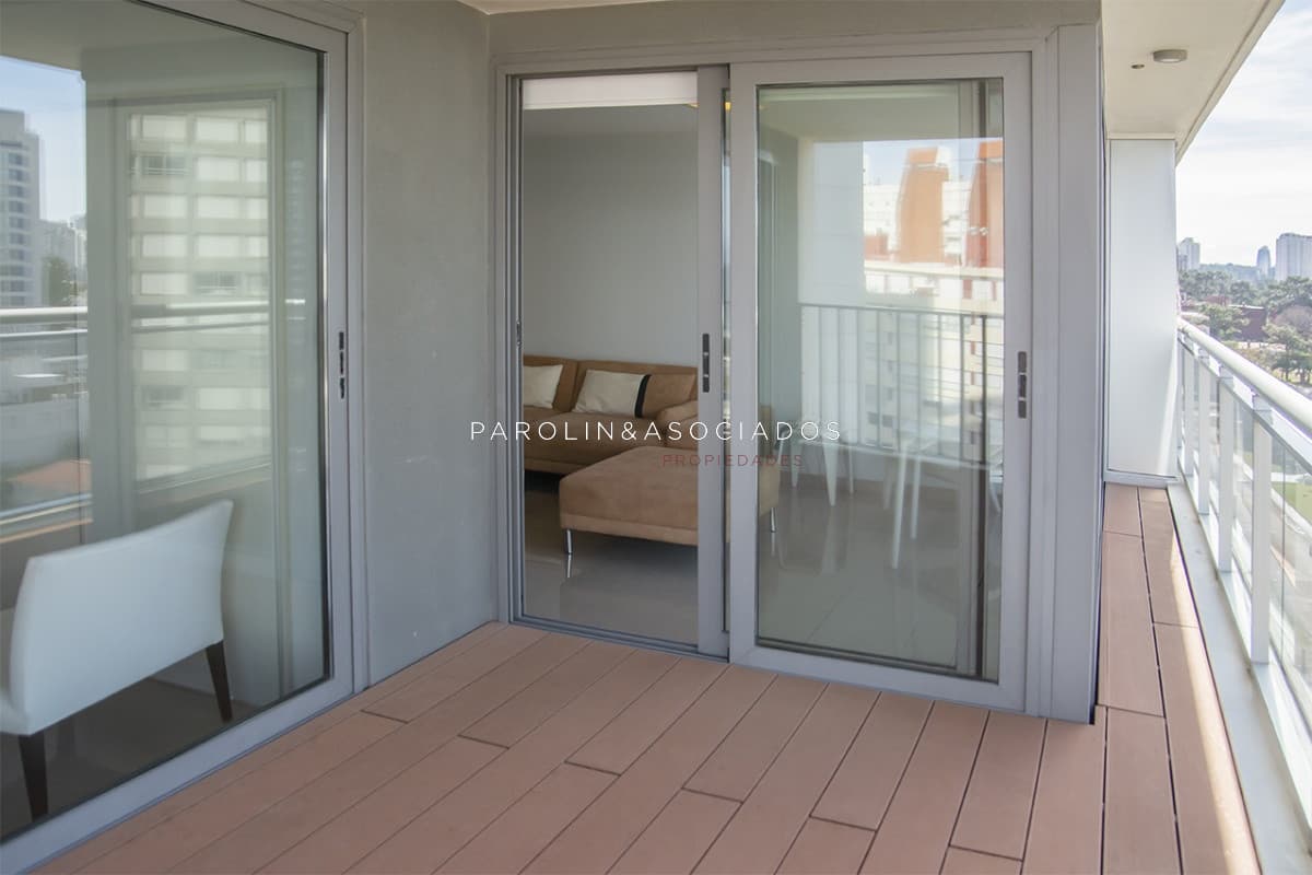 Elegancia y Comodidad a Pasos del Mar, departamento de 2 dormitorios en Torre Onix