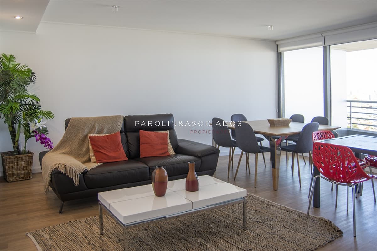 Apartamento en venta de 2 dormitorios en Alexander Boulevard, Punta del Este.