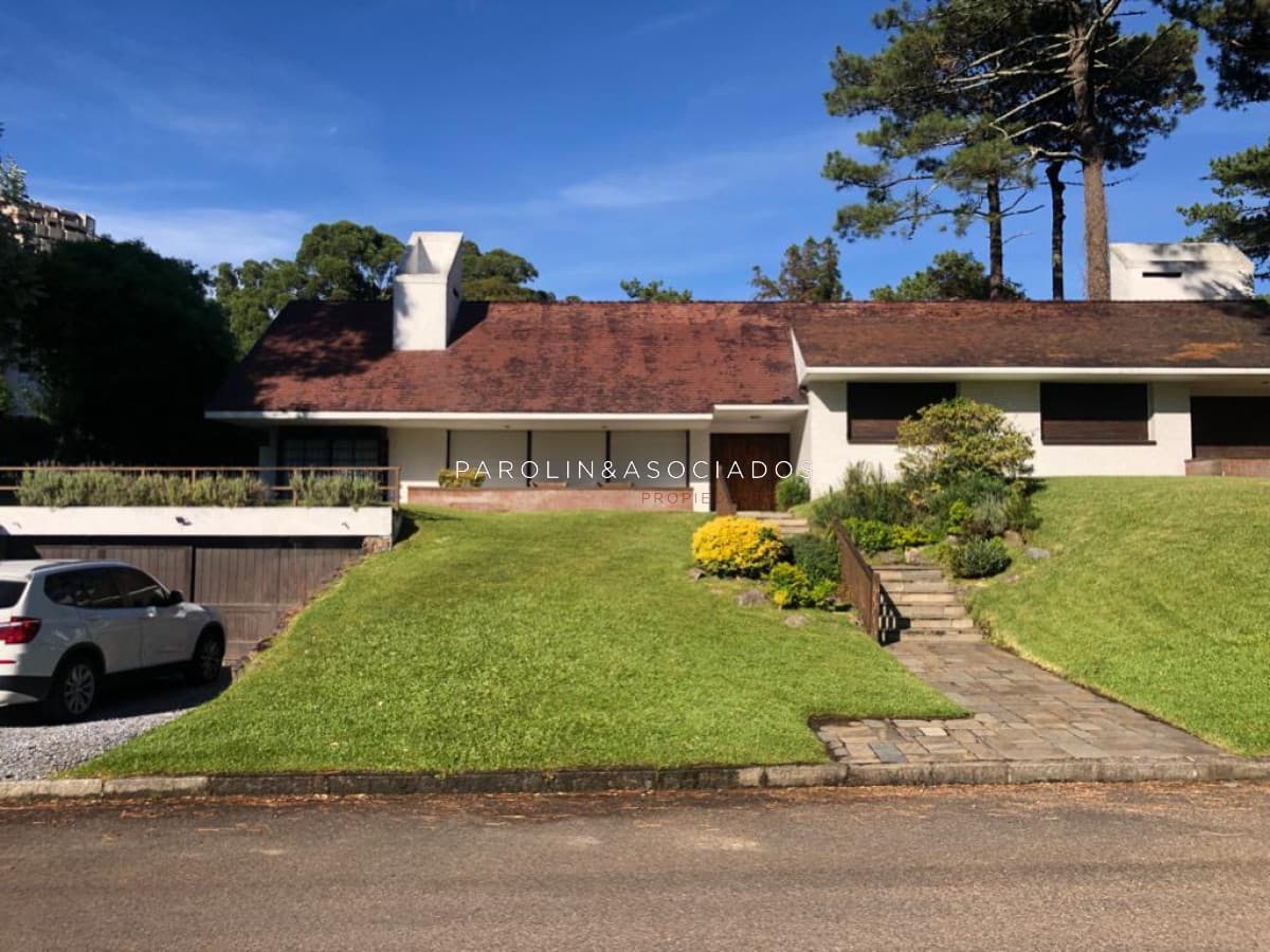 Espectacular Chalet en venta en Country, Punta del Este.